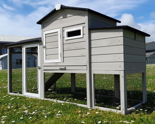 Chicken coop cottage - cottage, run